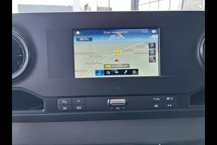 Mercedes-Benz Sprinter 319 CDI L2 H2 3.0 V6 / 3500KG Trekhaak / 360 Camera / MBUX / Navigatie / Cruise control / Airco / 270 Graden achterdeuren