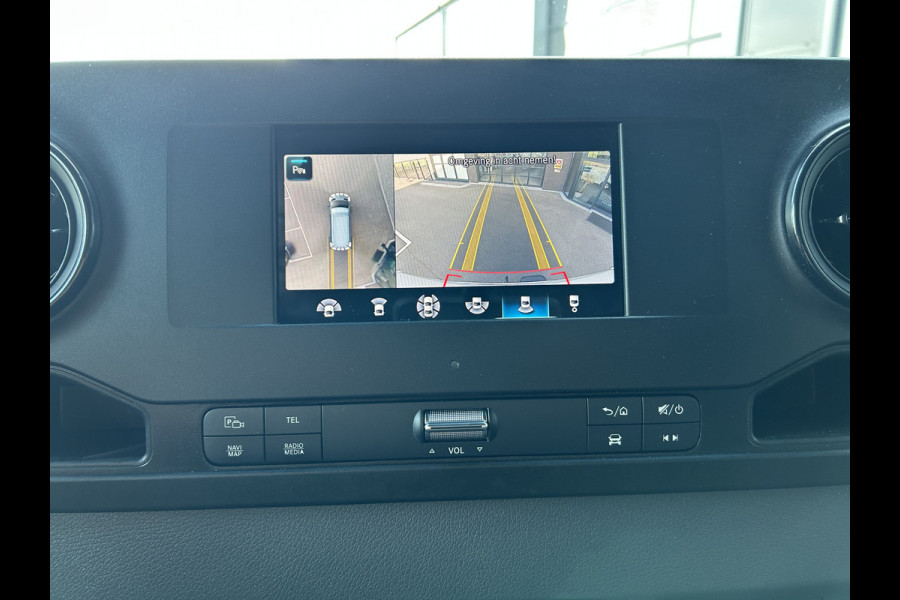 Mercedes-Benz Sprinter 319 CDI L2 H2 3.0 V6 / 3500KG Trekhaak / 360 Camera / MBUX / Navigatie / Cruise control / Airco / 270 Graden achterdeuren