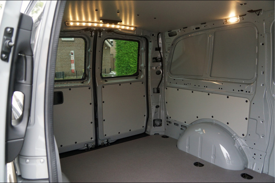 Mercedes-Benz Vito VITO 116 CDI Lang Pro Facelift | Alpinegrijs | LED Trekhaak Multibeam Stuurverwarming