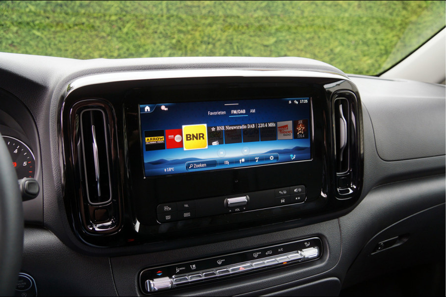 Mercedes-Benz Vito VITO 116 CDI Lang Pro Facelift | Alpinegrijs | LED Trekhaak Multibeam Stuurverwarming