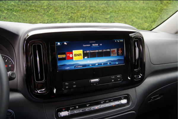 Mercedes-Benz Vito VITO 116 CDI Lang Pro Facelift | Alpinegrijs | LED Trekhaak Multibeam Stuurverwarming