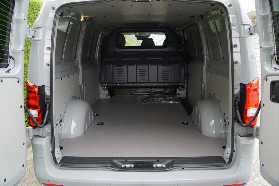 Mercedes-Benz Vito VITO 116 CDI Lang Pro Facelift | Alpinegrijs | LED Trekhaak Multibeam Stuurverwarming