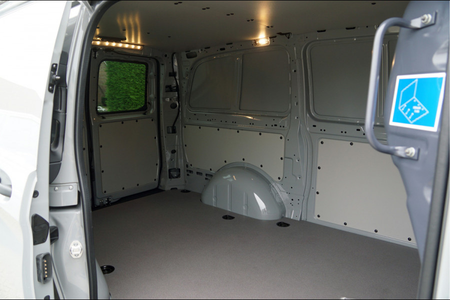 Mercedes-Benz Vito VITO 116 CDI Lang Pro Facelift | Alpinegrijs | LED Trekhaak Multibeam Stuurverwarming