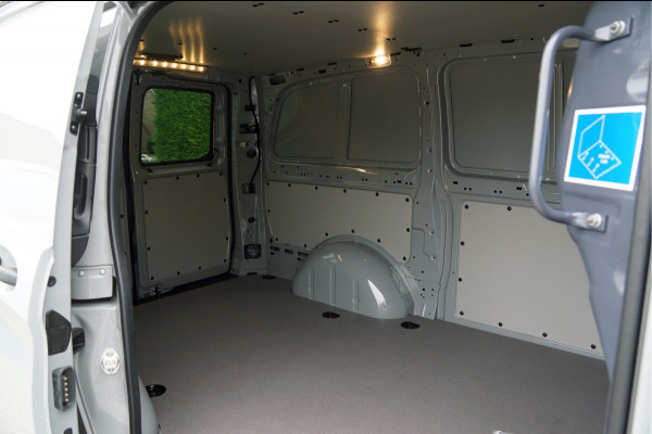 Mercedes-Benz Vito VITO 116 CDI Lang Pro Facelift | Alpinegrijs | LED Trekhaak Multibeam Stuurverwarming