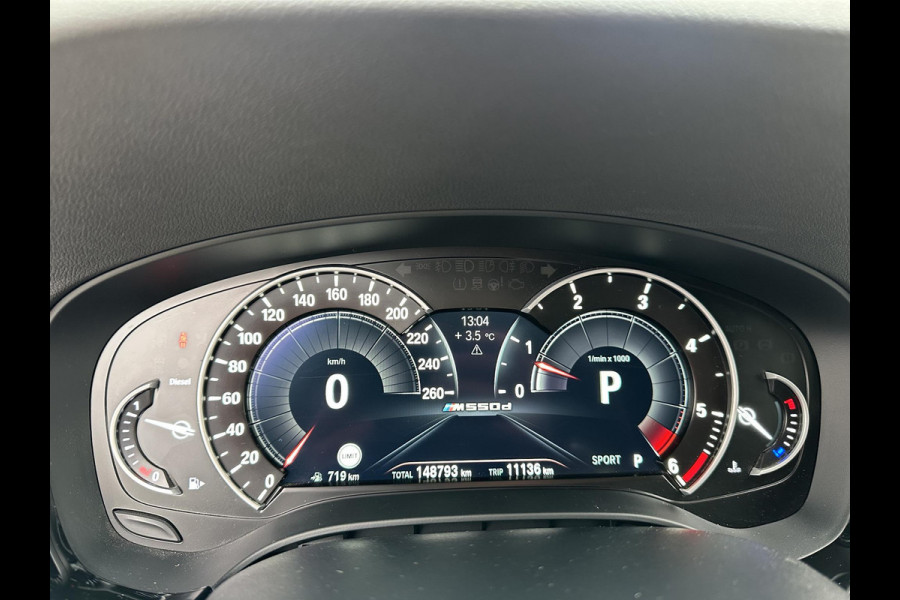 BMW 5 Serie Touring M550d xDrive High Executive !!TURBO KAPOT!!Memory|Comfortstoel|Camera|CarPlay