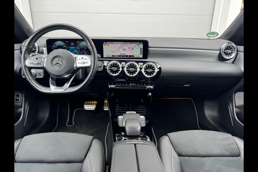 Mercedes-Benz CLA-Klasse 250 e AMG Premium Plus Pano/Camera/Sfeer