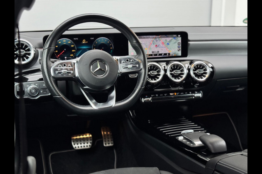 Mercedes-Benz CLA-Klasse 250 e AMG Premium Plus Pano/Camera/Sfeer