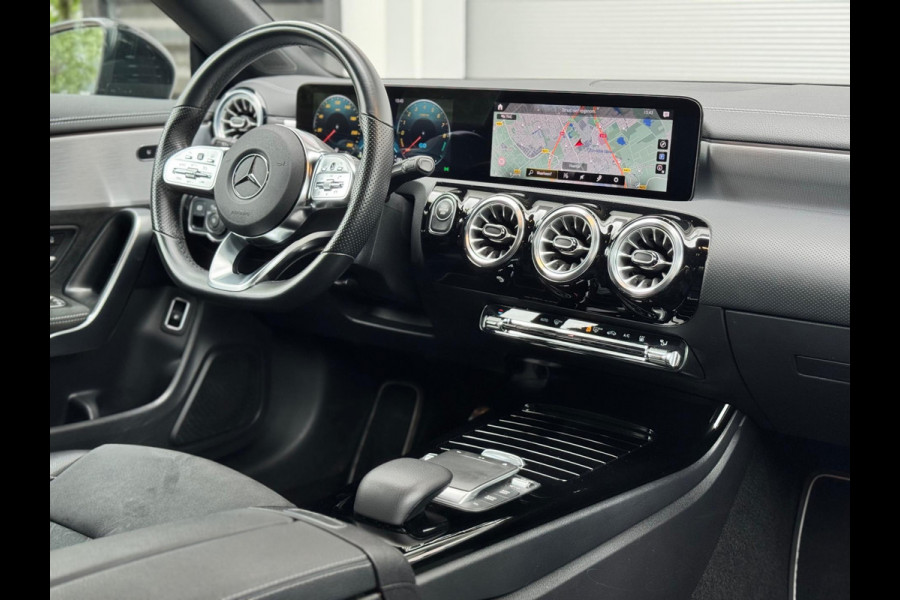 Mercedes-Benz CLA-Klasse 250 e AMG Premium Plus Pano/Camera/Sfeer