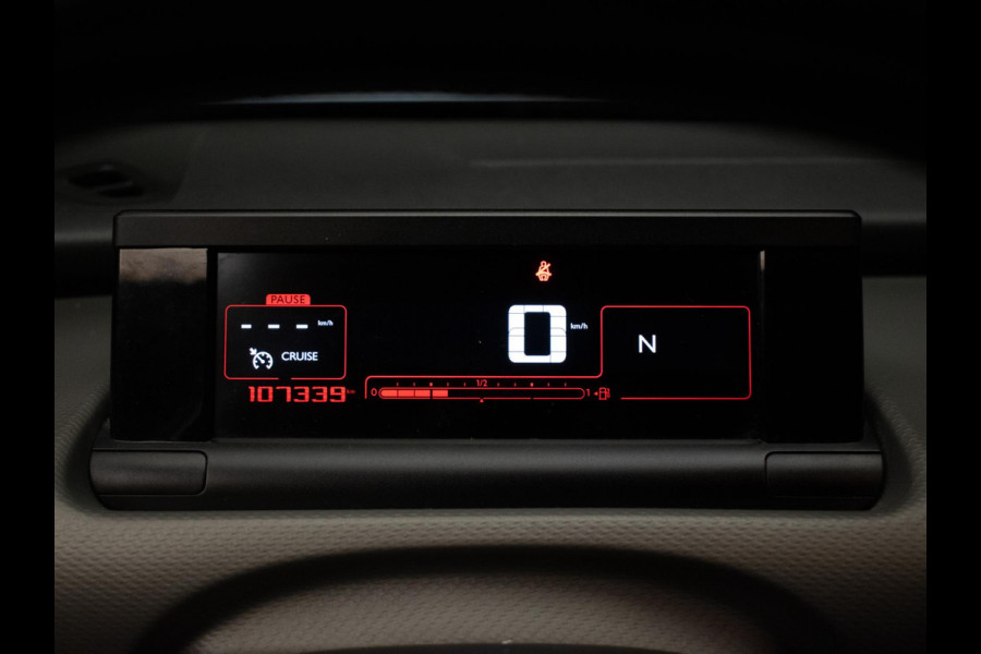 Citroën C4 Cactus 1.2 PureTech Business Sport (APPLE CARPLAY,NAVI,CLIMATE,LED,CRUISE,PDC,SPORTSTOELEN,NETTE STAAT)