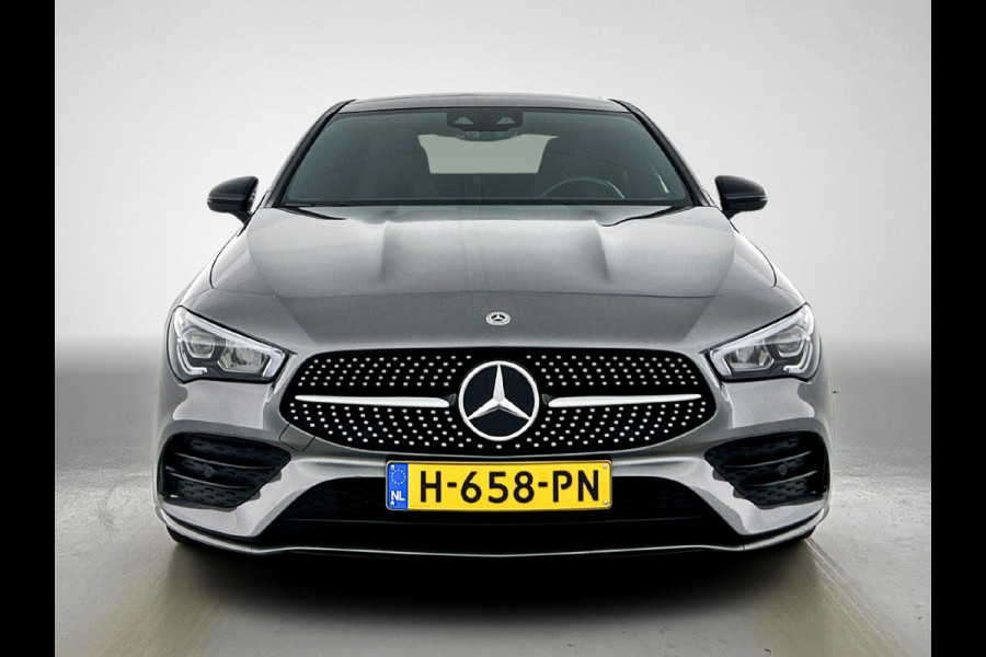 Mercedes-Benz CLA-Klasse 180 Business Solution AMG Night Upgrade (PANORAMADAK, SFEERVERLICHTING, STOELVERWARMING, CAMERA, 1e EIG)