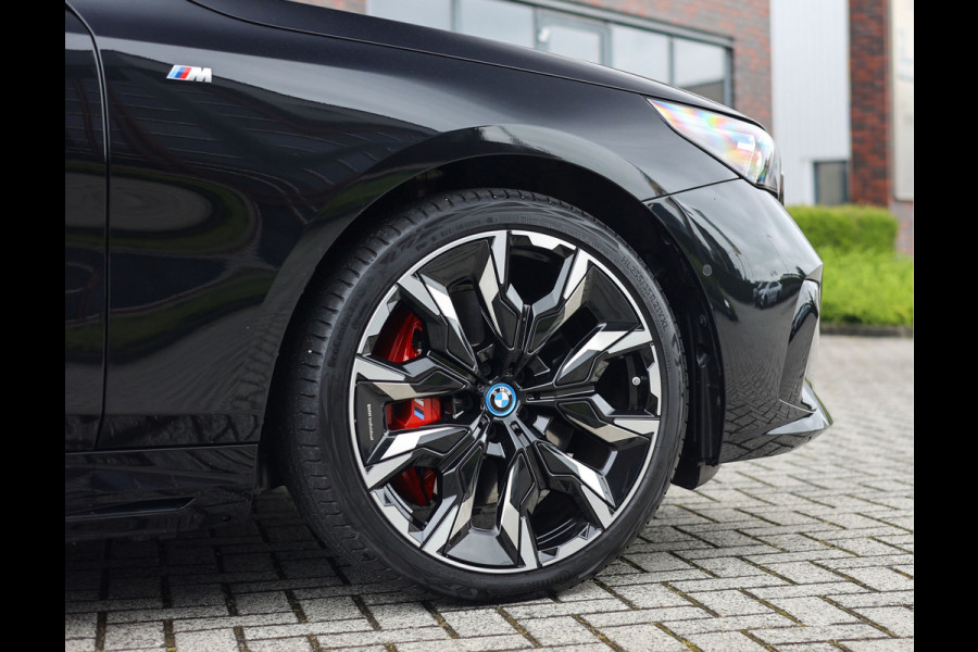 BMW 5 Serie 550e Touring xDrive *Direct beschikbaar*