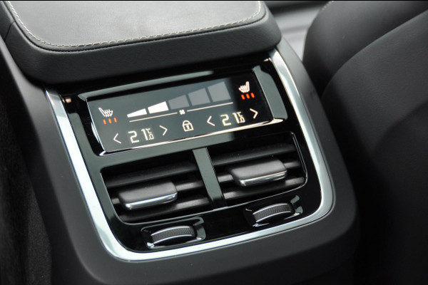 Volvo XC90 T8 455PK Automaat Recharge AWD Ultimate Dark HEICO / Luchtvering / Panoramisch schuif en kantel dak / Head-Up Display / Google Services / Adaptieve Cruise Control / Harman Kardon Audio/