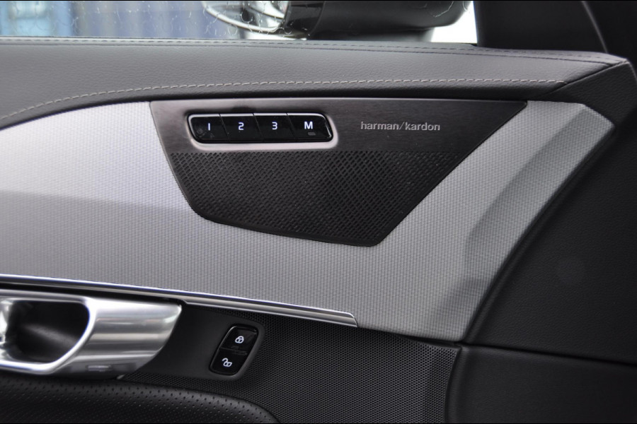 Volvo XC90 T8 455PK Automaat Recharge AWD Ultimate Dark HEICO / Luchtvering / Panoramisch schuif en kantel dak / Head-Up Display / Google Services / Adaptieve Cruise Control / Harman Kardon Audio/