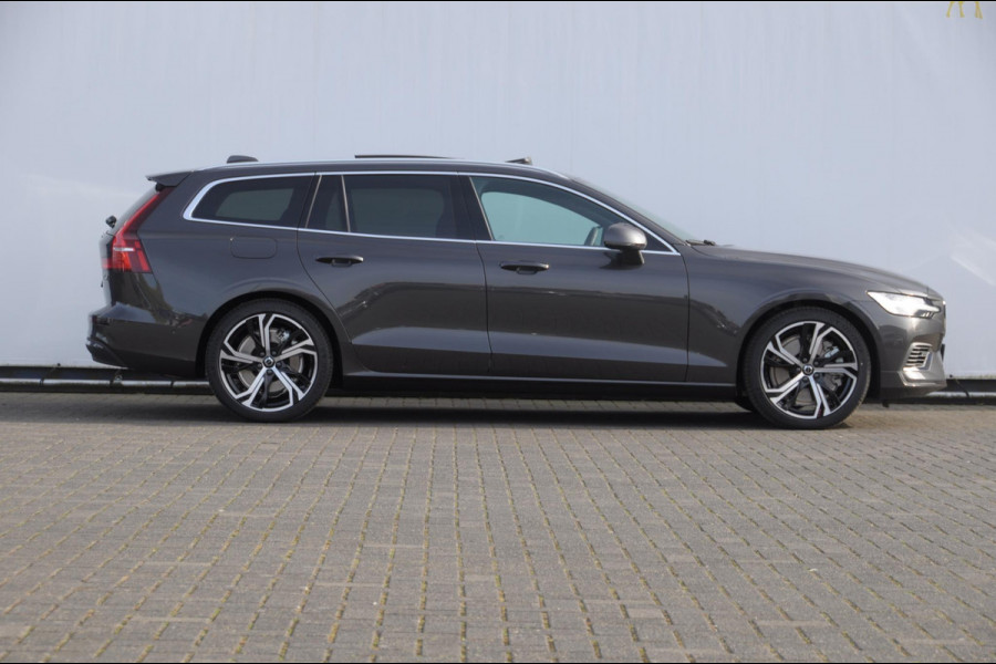 Volvo V60 T6 350PK Automaat Plug-in hybrid AWD Ultra Bright DEMO Roy Long range / Head-up display / Harman Kardon audio / Panoramadak / BLIS / Elektrisch bedienbare voorstoelen / Memory seats / Verwarmbare stoelen / Keyless entry /