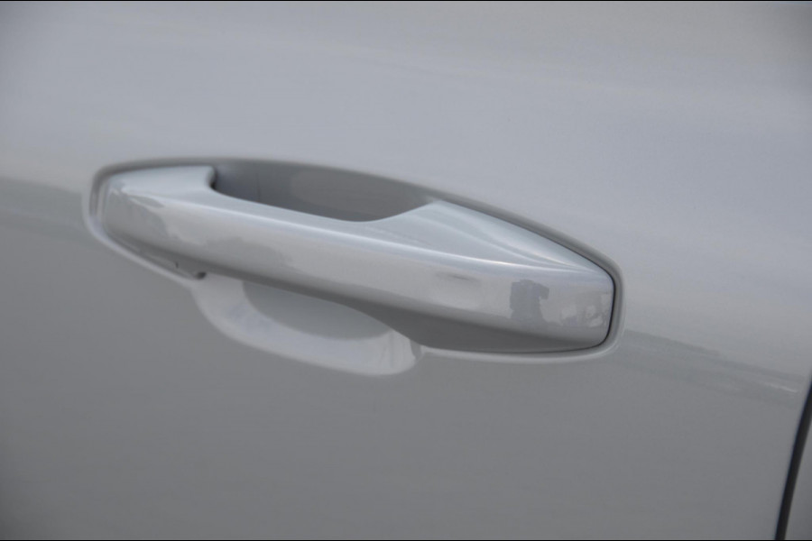 Volvo V60 T6 350PK Automaat Plus Dark / Adaptive cruise control / Elektrische stoelen / Harman Kardon audio / Trekhaak / Pilot assist / BLIS / Stoel en stuur verwarming / Elektrische achterklep / Parkeersensoren met 360 camera / Google infotainment