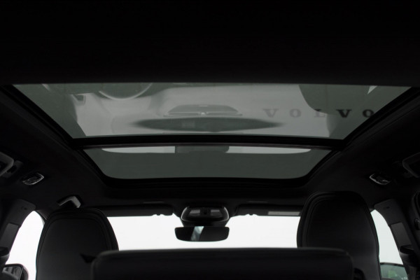 Volvo V60 T6 350PK Automaat Plus Dark / Adaptive cruise control / Elektrische stoelen / Harman Kardon audio / Trekhaak / Pilot assist / BLIS / Stoel en stuur verwarming / Elektrische achterklep / Parkeersensoren met 360 camera / Google infotainment