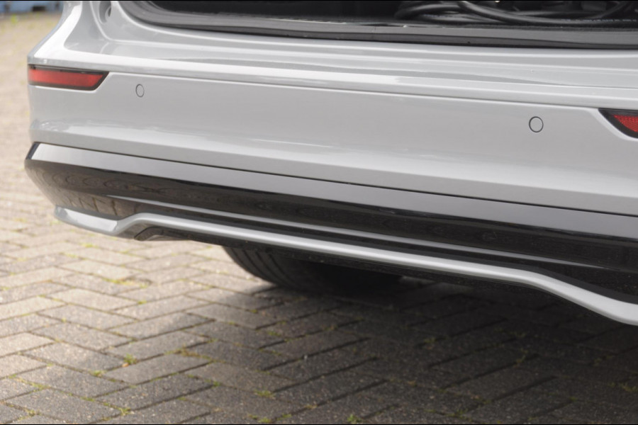 Volvo V60 T6 350PK Automaat Plus Dark / Adaptive cruise control / Elektrische stoelen / Harman Kardon audio / Trekhaak / Pilot assist / BLIS / Stoel en stuur verwarming / Elektrische achterklep / Parkeersensoren met 360 camera / Google infotainment