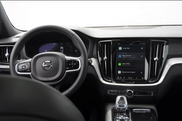 Volvo V60 T6 350PK Automaat Plus Dark / Adaptive cruise control / Elektrische stoelen / Harman Kardon audio / Trekhaak / Pilot assist / BLIS / Stoel en stuur verwarming / Elektrische achterklep / Parkeersensoren met 360 camera / Google infotainment