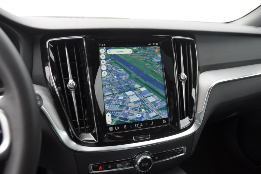 Volvo V60 T6 350PK Automaat Plus Dark / Adaptive cruise control / Elektrische stoelen / Harman Kardon audio / Trekhaak / Pilot assist / BLIS / Stoel en stuur verwarming / Elektrische achterklep / Parkeersensoren met 360 camera / Google infotainment