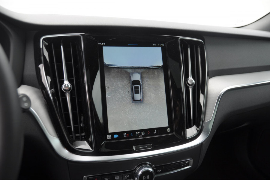 Volvo V60 T6 350PK Automaat Plus Dark / Adaptive cruise control / Elektrische stoelen / Harman Kardon audio / Trekhaak / Pilot assist / BLIS / Stoel en stuur verwarming / Elektrische achterklep / Parkeersensoren met 360 camera / Google infotainment