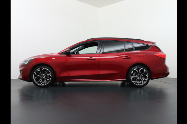 Ford FOCUS Wagon 1.0T 126PK ST Line 18" Navi Apple Carplay Android Auto Ecc Trekhaak Design Pack 2 Stuur+Stoel+Voorruit Verwarming Cruise Control EcoBoost Winter Pack Keyless Led Comfort Pack Lmv  Privacy Glas Licht-Regensensor Wifi Bluetooth Rijstrooksensor 1e Eigenaar 1.383KG