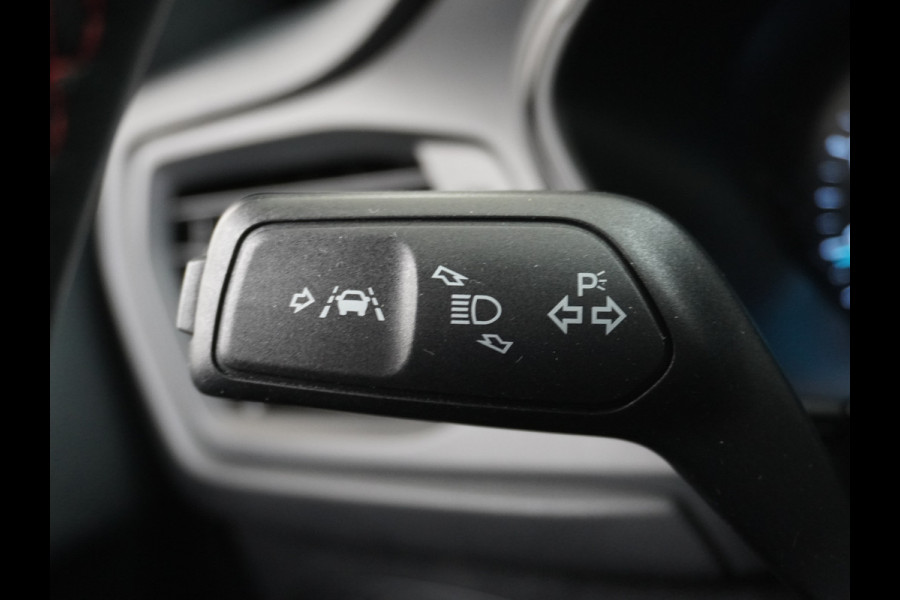 Ford FOCUS Wagon 1.0T 126PK ST Line 18" Navi Apple Carplay Android Auto Ecc Trekhaak Design Pack 2 Stuur+Stoel+Voorruit Verwarming Cruise Control EcoBoost Winter Pack Keyless Led Comfort Pack Lmv  Privacy Glas Licht-Regensensor Wifi Bluetooth Rijstrooksensor 1e Eigenaar 1.383KG