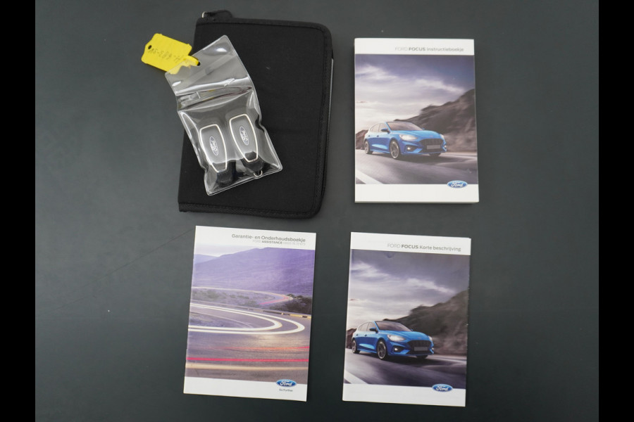 Ford FOCUS Wagon 1.0T 126PK ST Line 18" Navi Apple Carplay Android Auto Ecc Trekhaak Design Pack 2 Stuur+Stoel+Voorruit Verwarming Cruise Control EcoBoost Winter Pack Keyless Led Comfort Pack Lmv  Privacy Glas Licht-Regensensor Wifi Bluetooth Rijstrooksensor 1e Eigenaar 1.383KG