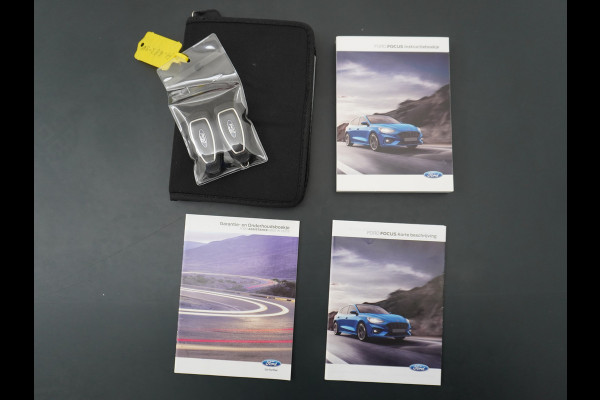 Ford FOCUS Wagon 1.0T 126PK ST Line 18" Navi Apple Carplay Android Auto Ecc Trekhaak Design Pack 2 Stuur+Stoel+Voorruit Verwarming Cruise Control EcoBoost Winter Pack Keyless Led Comfort Pack Lmv  Privacy Glas Licht-Regensensor Wifi Bluetooth Rijstrooksensor 1e Eigenaar 1.383KG