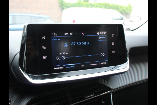 Peugeot 208 1.2 PureTech Allure Pack Achteruitrij camera Climate control LED Adaptieve cruise control Parkeersensor achter Verwarmde voorstoelen