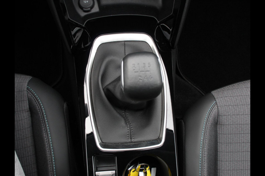 Peugeot 208 1.2 PureTech Allure Pack Achteruitrij camera Climate control LED Adaptieve cruise control Parkeersensor achter Verwarmde voorstoelen