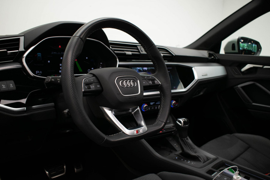 Audi Q3 Sportback 35 TFSI S Edition |Pano|3xS-Line|Sonos|Elek.Stoelen|Elek.Trekhaak|