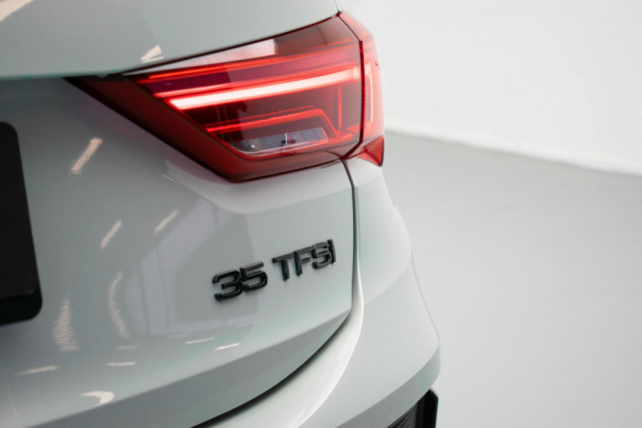 Audi Q3 Sportback 35 TFSI S Edition |Pano|3xS-Line|Sonos|Elek.Stoelen|Elek.Trekhaak|