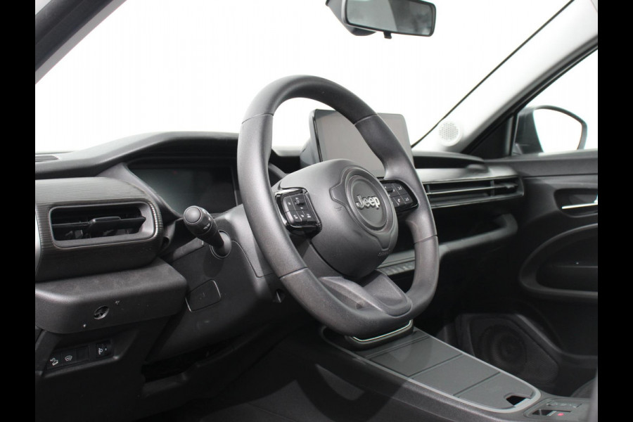 Jeep Avenger Longitude 54 kWh Navigatie Apple Carplay/ Android Auto Parkeersensor achter Cruise Control Stoelverwarming Full LED Virtual Cockpit Climate Control