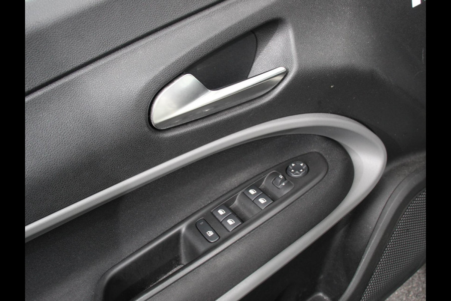 Jeep Avenger Longitude 54 kWh Navigatie Apple Carplay/ Android Auto Parkeersensor achter Cruise Control Stoelverwarming Full LED Virtual Cockpit Climate Control