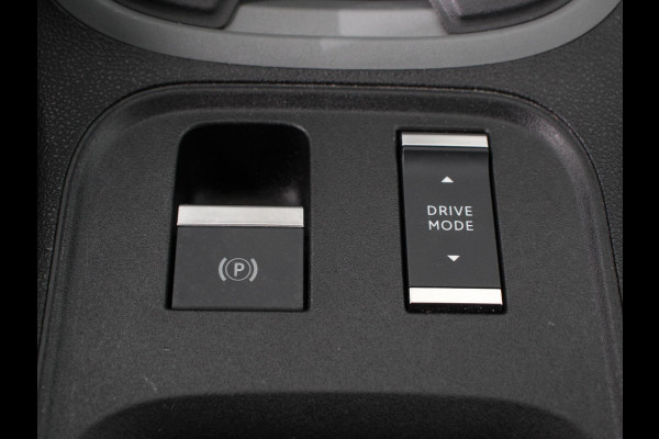Jeep Avenger Longitude 54 kWh Navigatie Apple Carplay/ Android Auto Parkeersensor achter Cruise Control Stoelverwarming Full LED Virtual Cockpit Climate Control