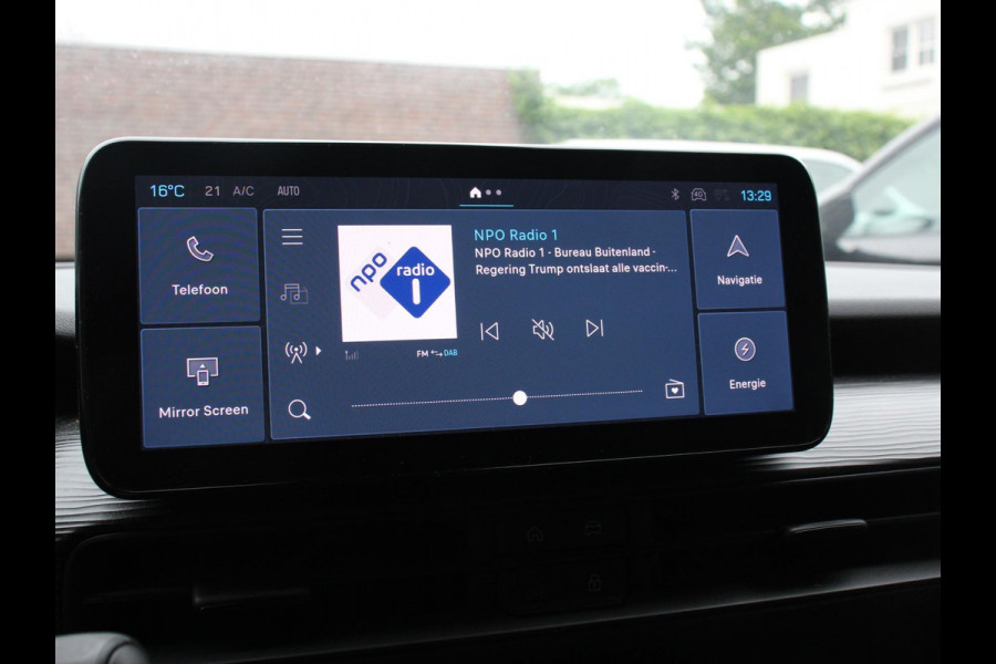 Jeep Avenger Longitude 54 kWh Navigatie Apple Carplay/ Android Auto Parkeersensor achter Cruise Control Stoelverwarming Full LED Virtual Cockpit Climate Control