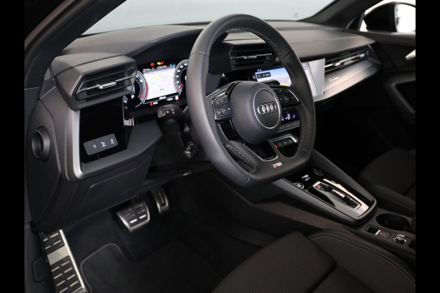 Audi A3 Sportback 30 TFSI S edition 115 PK Automaat | Verlengde garantie |  Navigatie | Park pakket | Zwart optiek | Privacy glas |