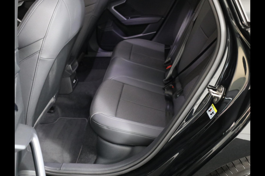 Audi A3 Sportback 30 TFSI S edition 115 PK Automaat | Verlengde garantie |  Navigatie | Park pakket | Zwart optiek | Privacy glas |