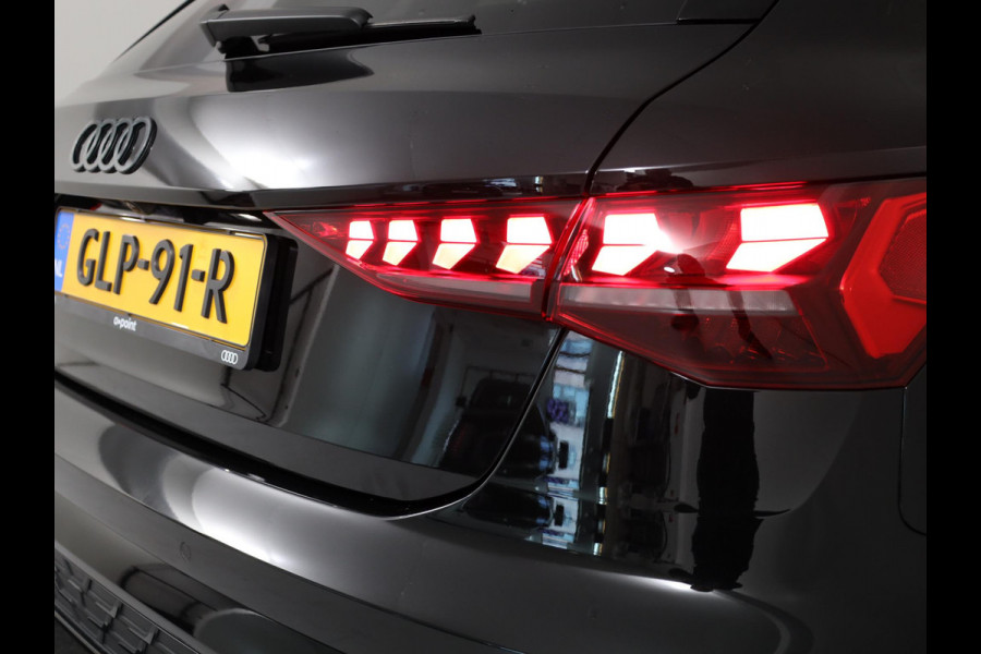 Audi A3 Sportback 30 TFSI S edition 115 PK Automaat | Verlengde garantie |  Navigatie | Park pakket | Zwart optiek | Privacy glas |