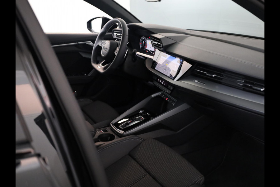 Audi A3 Sportback 30 TFSI S edition 115 PK Automaat | Verlengde garantie |  Navigatie | Park pakket | Zwart optiek | Privacy glas |