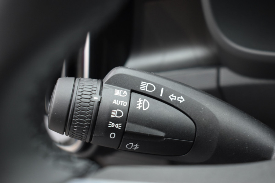 Volvo EX40 Single Motor Extended Range Plus Black Ed. 82 kWh | H&K | Blis | ACC | Stuurverwarming | 20" LMV | 360 camera | Getint glas | Apple carplay