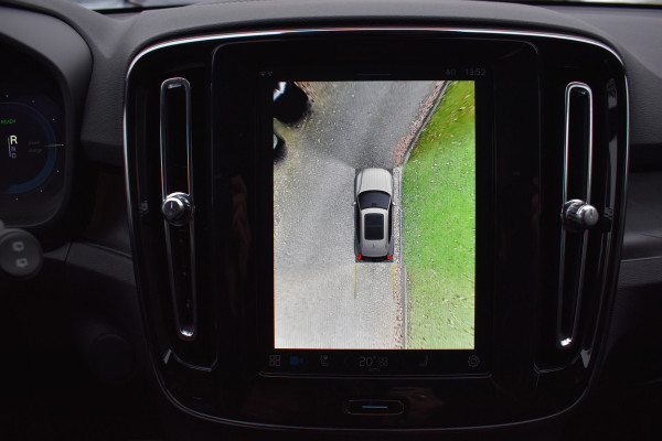Volvo EX40 Single Motor Extended Range Plus Black Ed. 82 kWh | H&K | Blis | ACC | Stuurverwarming | 20" LMV | 360 camera | Getint glas | Apple carplay