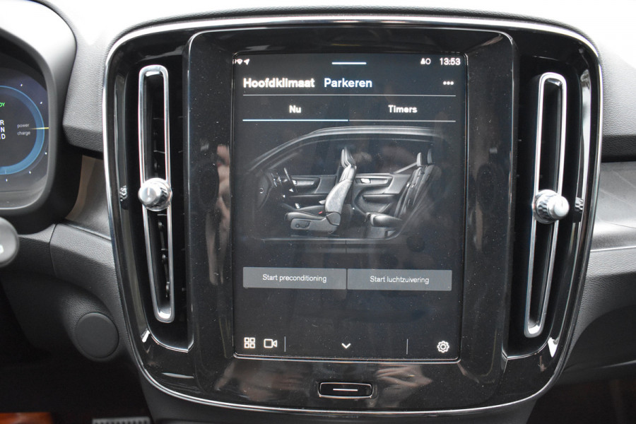 Volvo EX40 Single Motor Extended Range Plus Black Ed. 82 kWh | H&K | Blis | ACC | Stuurverwarming | 20" LMV | 360 camera | Getint glas | Apple carplay