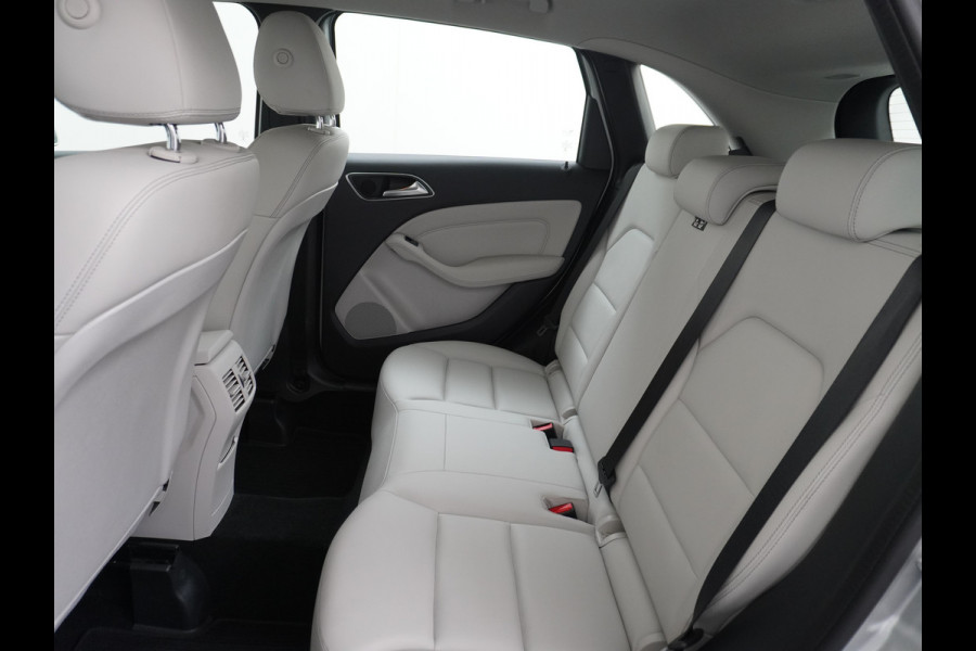 Mercedes-Benz B-Klasse 180CDI Leer Navi Camera Ecc Sport-Comfort-Stoelen+Verwarmd Cruise Control Ambition Collission prev asst Bluetooth Keyless Licht en Zicht pakket Alarmoproepsysteem knie-airbag BlueEFFICIENCY Euro 6