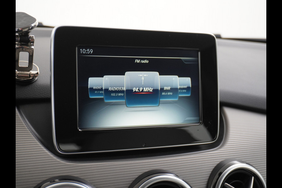 Mercedes-Benz B-Klasse 180CDI Leer Navi Camera Ecc Sport-Comfort-Stoelen+Verwarmd Cruise Control Ambition Collission prev asst Bluetooth Keyless Licht en Zicht pakket Alarmoproepsysteem knie-airbag BlueEFFICIENCY Euro 6