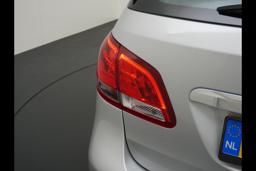 Mercedes-Benz B-Klasse 180CDI Leer Navi Camera Ecc Sport-Comfort-Stoelen+Verwarmd Cruise Control Ambition Collission prev asst Bluetooth Keyless Licht en Zicht pakket Alarmoproepsysteem knie-airbag BlueEFFICIENCY Euro 6