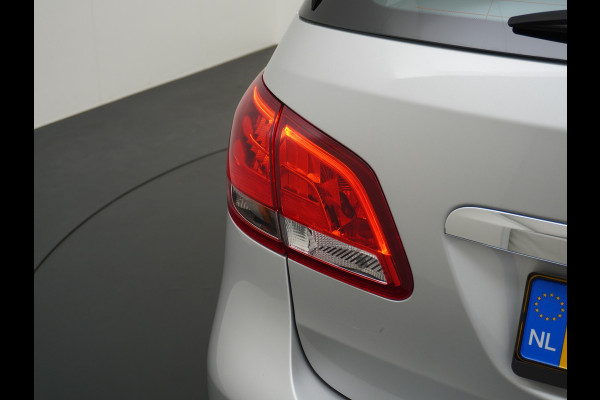 Mercedes-Benz B-Klasse 180CDI Leer Navi Camera Ecc Sport-Comfort-Stoelen+Verwarmd Cruise Control Ambition Collission prev asst Bluetooth Keyless Licht en Zicht pakket Alarmoproepsysteem knie-airbag BlueEFFICIENCY Euro 6