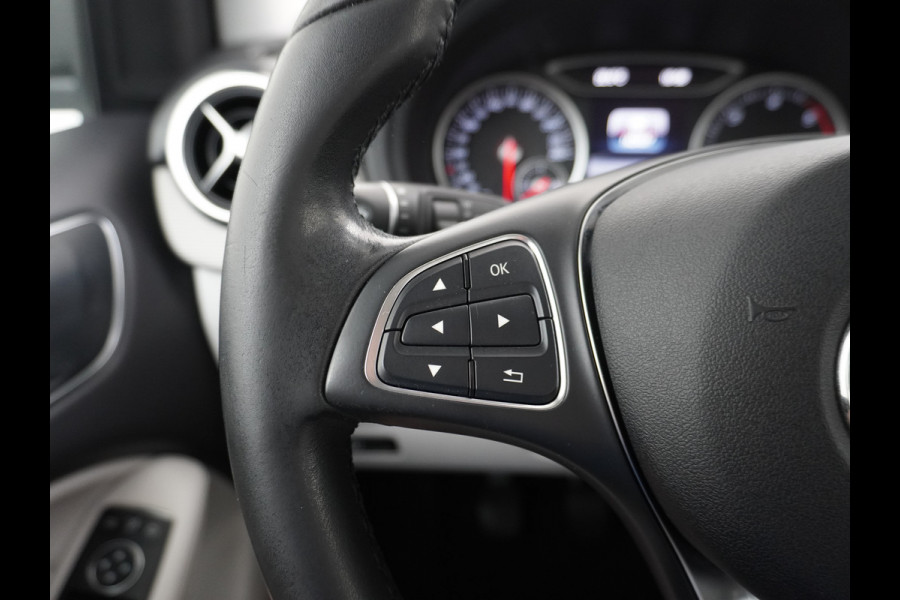 Mercedes-Benz B-Klasse 180CDI Leer Navi Camera Ecc Sport-Comfort-Stoelen+Verwarmd Cruise Control Ambition Collission prev asst Bluetooth Keyless Licht en Zicht pakket Alarmoproepsysteem knie-airbag BlueEFFICIENCY Euro 6