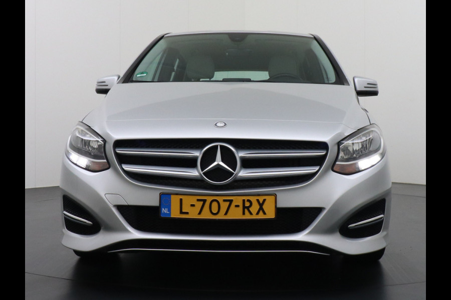 Mercedes-Benz B-Klasse 180CDI Leer Navi Camera Ecc Sport-Comfort-Stoelen+Verwarmd Cruise Control Ambition Collission prev asst Bluetooth Keyless Licht en Zicht pakket Alarmoproepsysteem knie-airbag BlueEFFICIENCY Euro 6