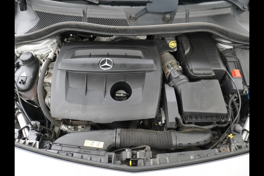 Mercedes-Benz B-Klasse 180CDI Leer Navi Camera Ecc Sport-Comfort-Stoelen+Verwarmd Cruise Control Ambition Collission prev asst Bluetooth Keyless Licht en Zicht pakket Alarmoproepsysteem knie-airbag BlueEFFICIENCY Euro 6
